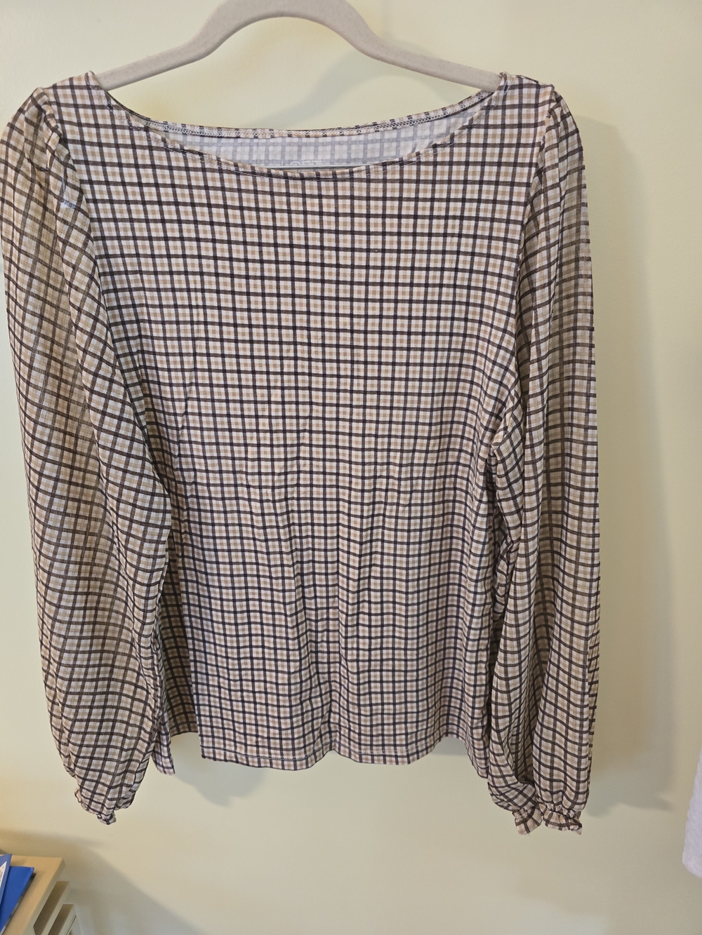 Loft Plaid Long-Sleeve Women’s Top in Beige and Black